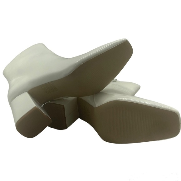 Journee Collection Haylinn White Vegan Leather Booties 6.5 - Picture 6 of 6